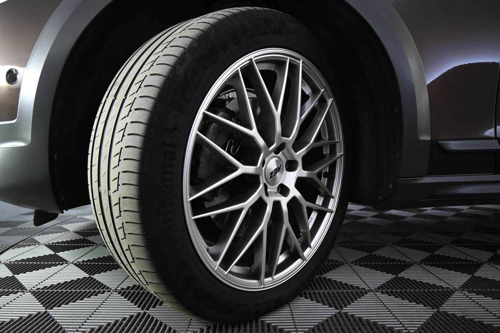 Car Image - 4zanVJC6PczF7OE8FDw947