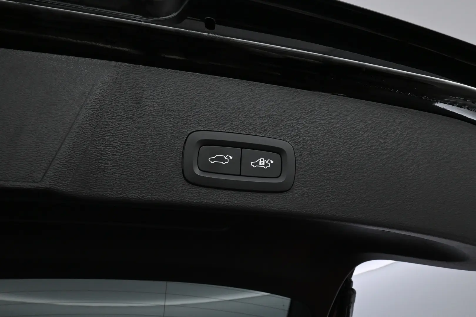Car Image - 21mVevpF2ycLdU1Axkq1Yf