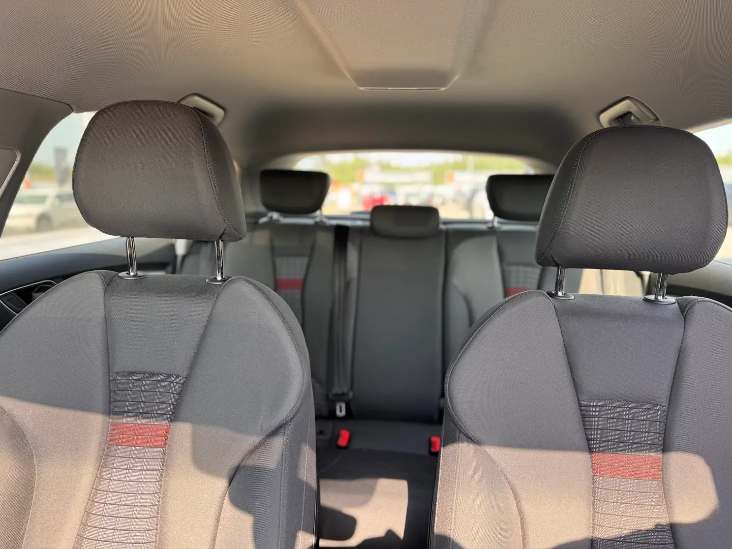 Car Image - 1ycGdzwhf4kepT7X2FfK15