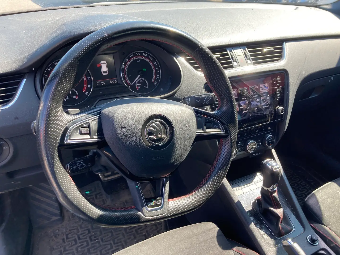 Car Image - 5qHmENWIwDtb4u87Uaq1Ne