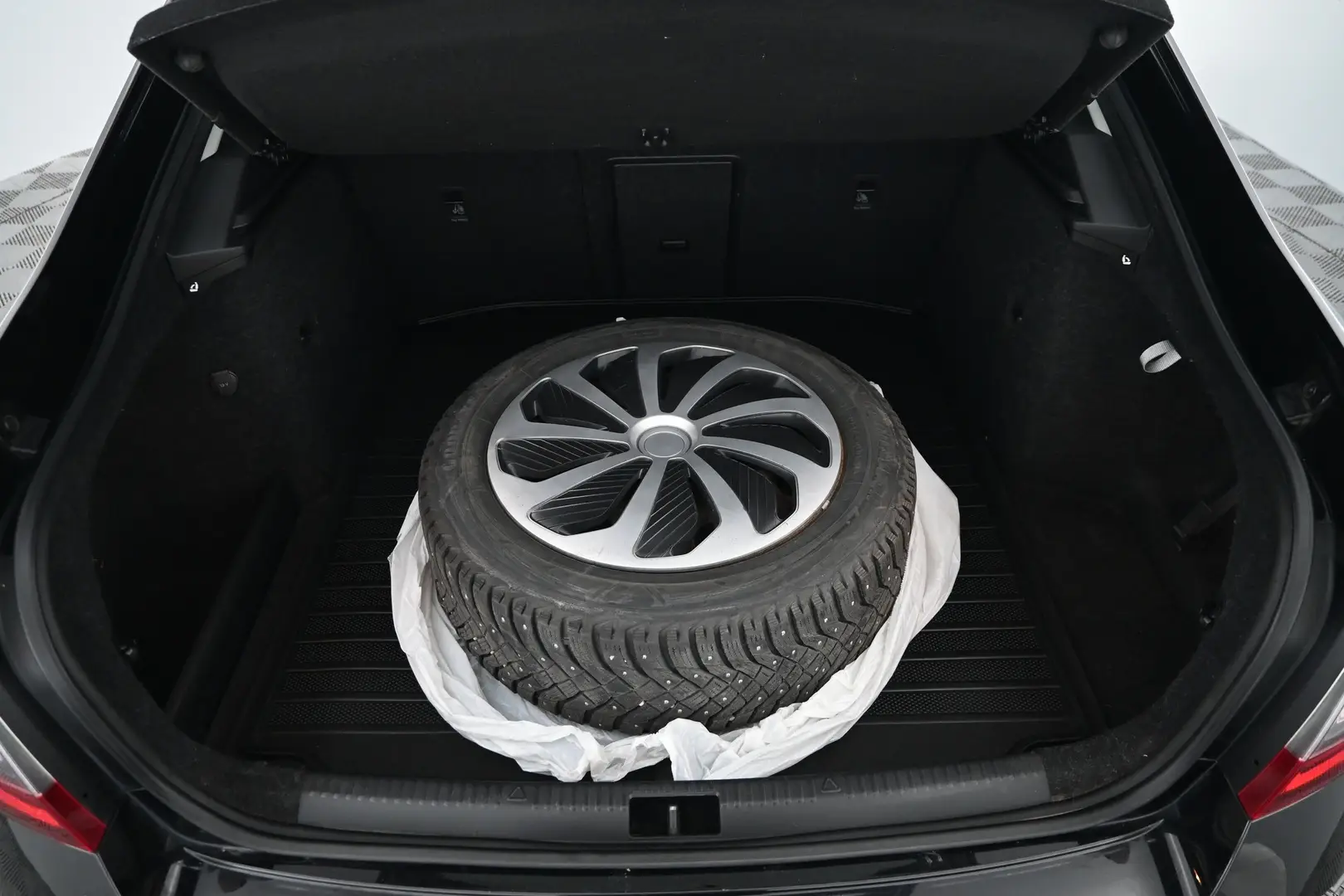 Car Image - 4qdfZVyQGR3c5NWRQheNto