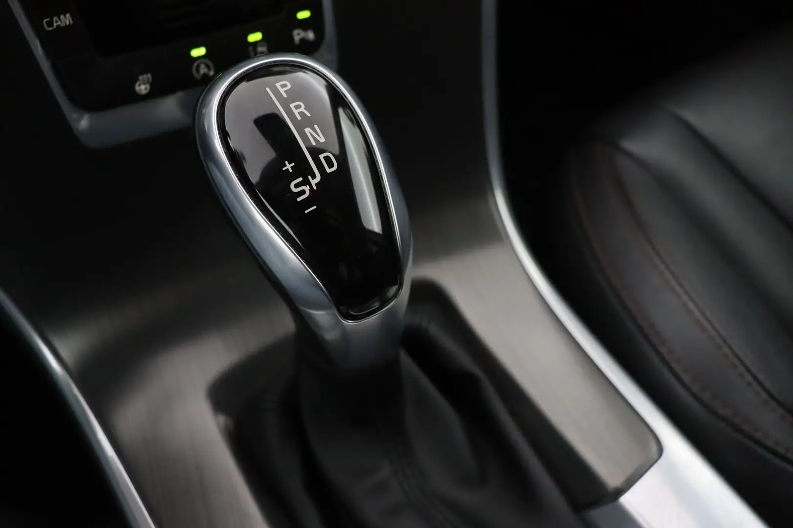 Car Image - Ykogi3JKwO6VSksapfAoc