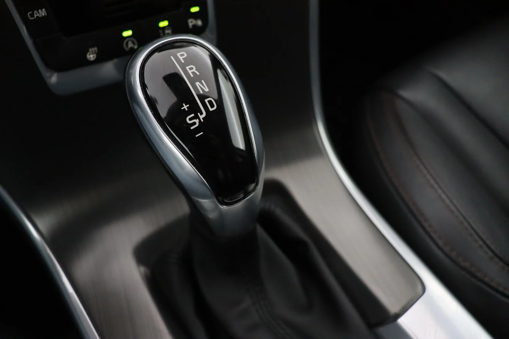 Car Image - Ykogi3JKwO6VSksapfAoc