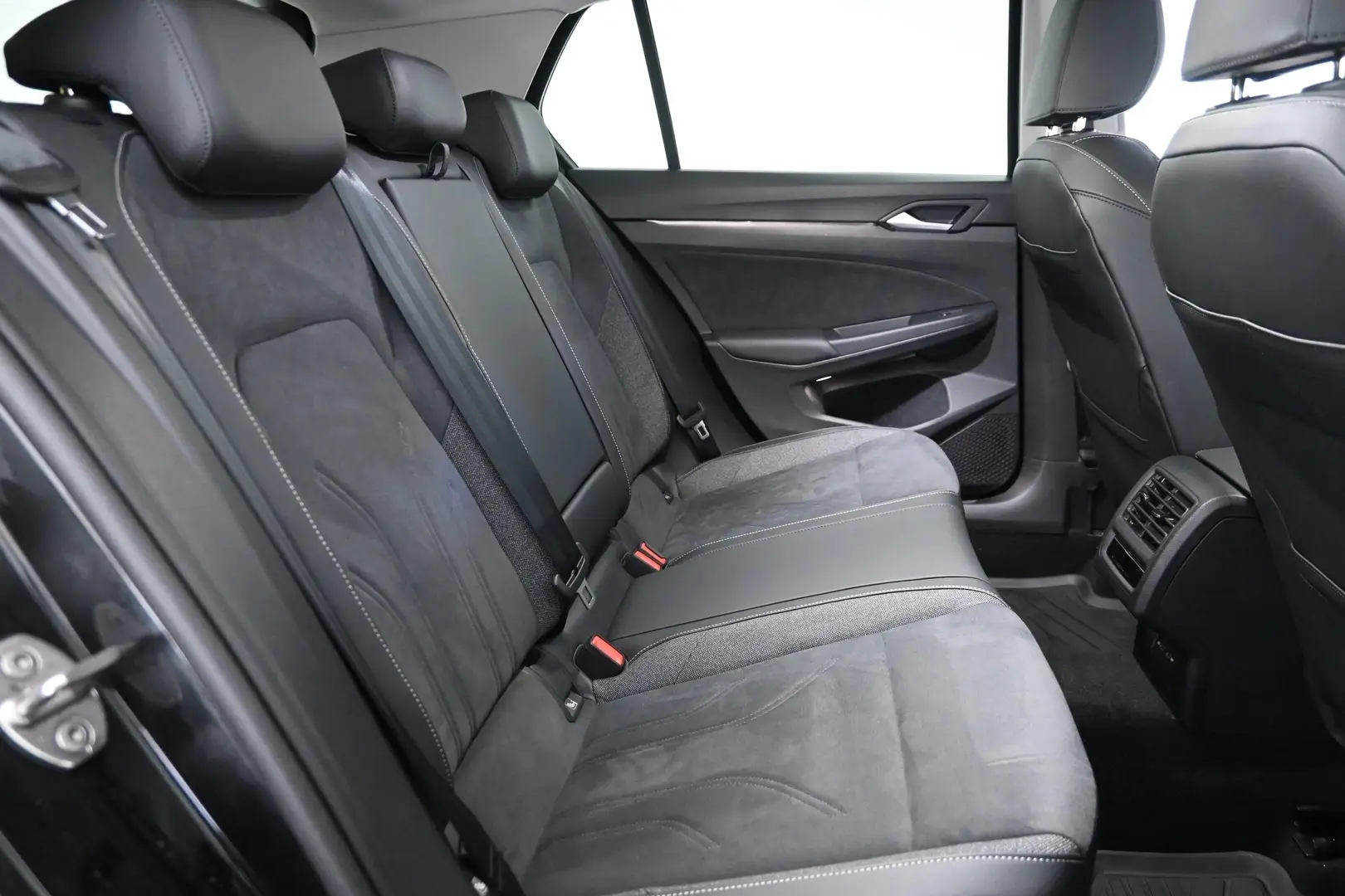 Car Image - 5oO1BCR33WvCF3MYs0b6zD