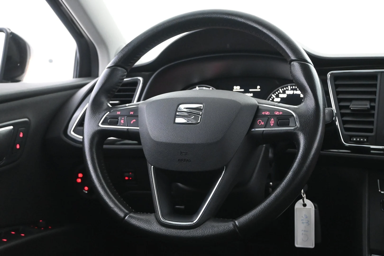 Car Image - 3g9YJx4jrkmyvwYNse6mg3