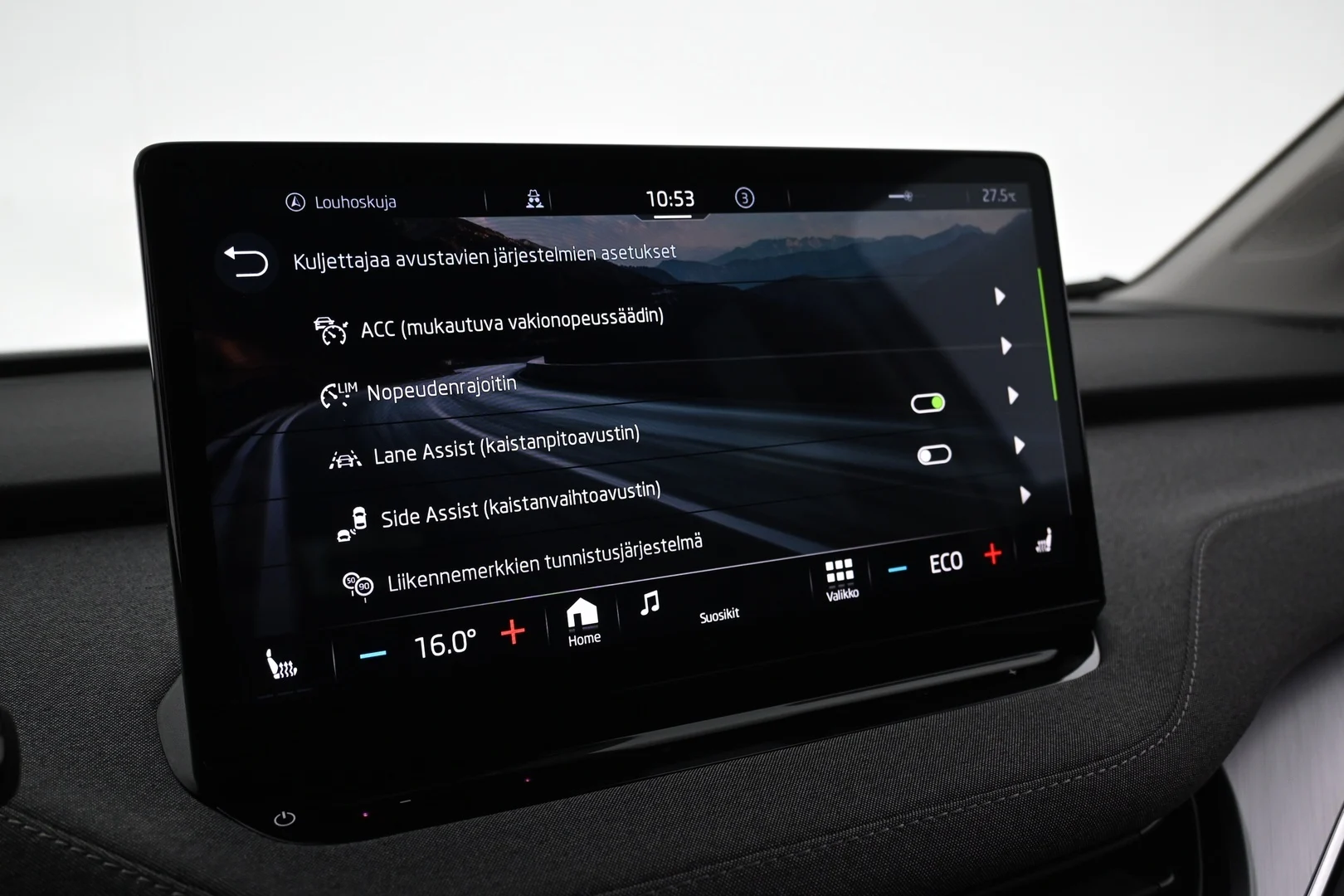Car Image - 6syIhLi71X9RsXFaxCIzIN