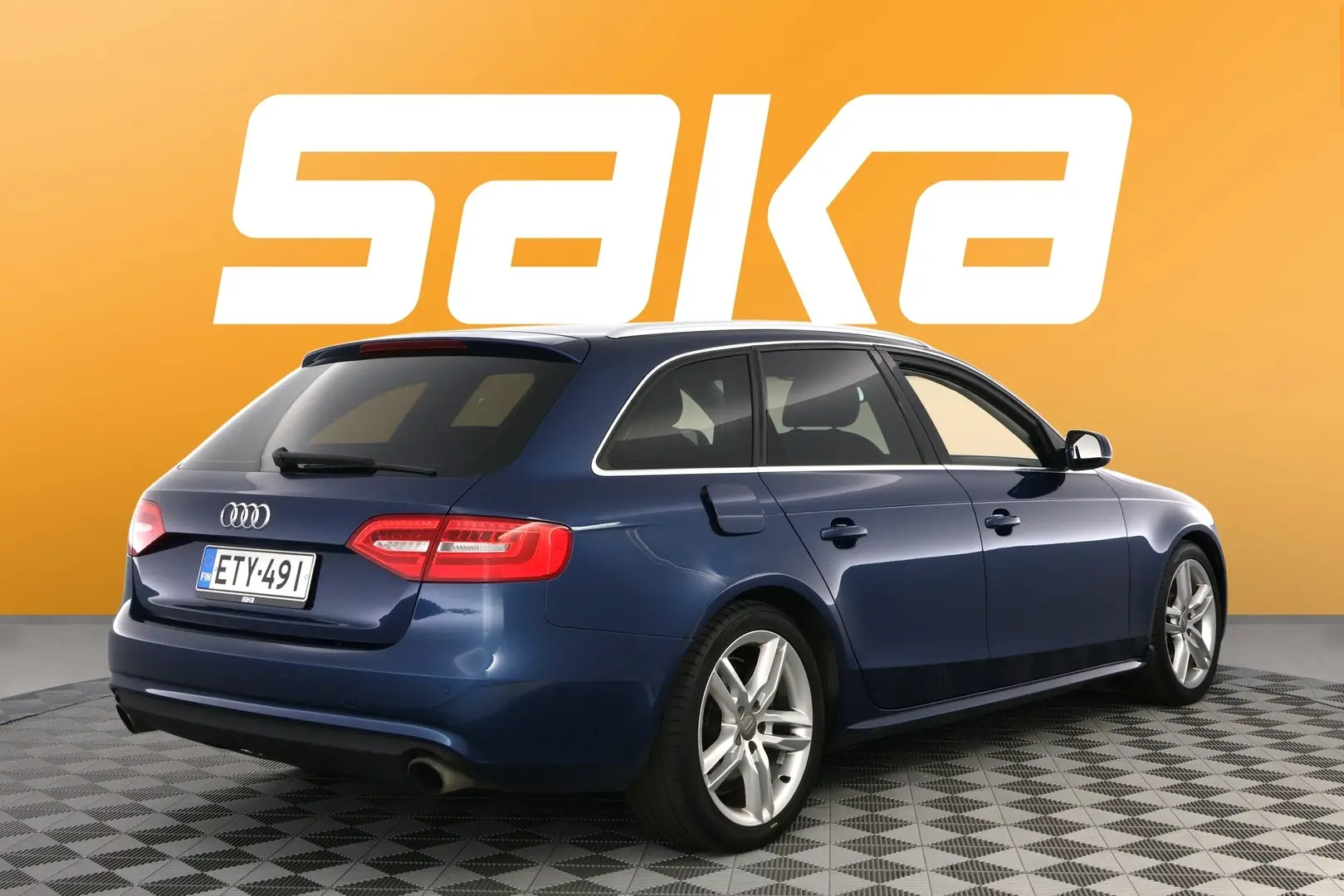 Car Image - 6aOm4ZfuWGJxmCaJ8px99V