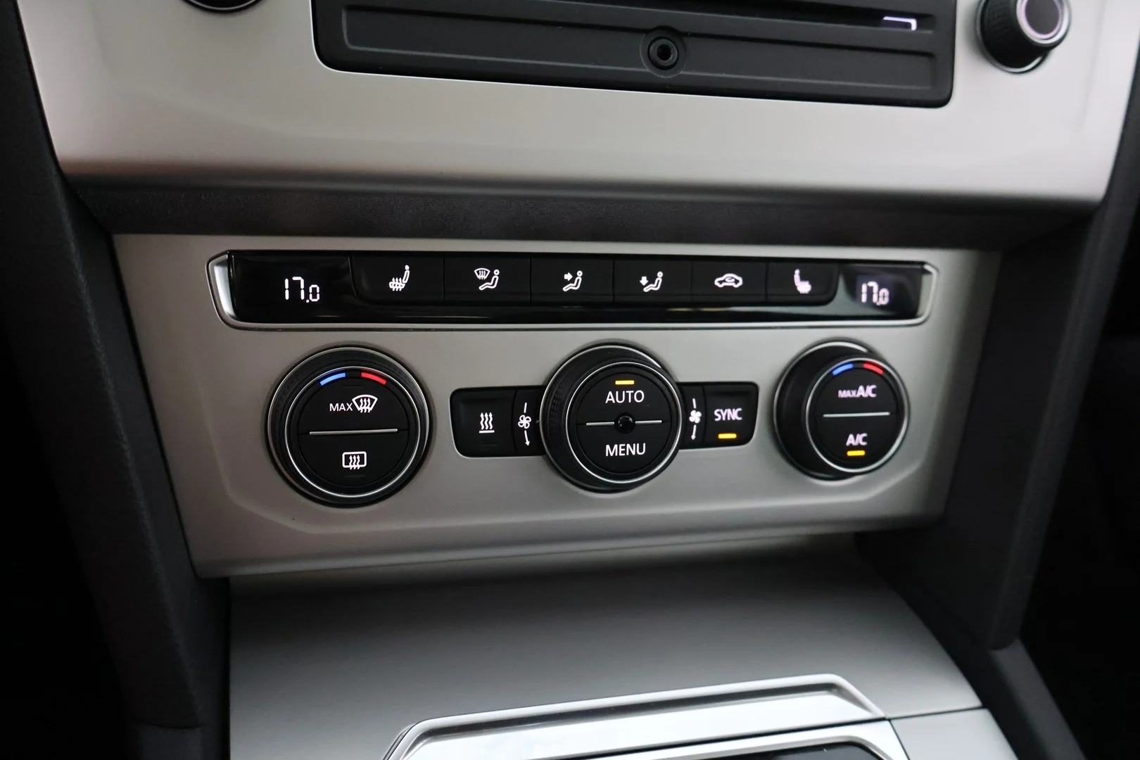 Car Image - 4nzwQsHx9X7l8ZrJFCklr8