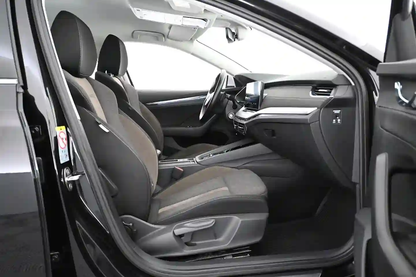 Car Image - 2hOzY5et5VgFlV8DfZG6vr