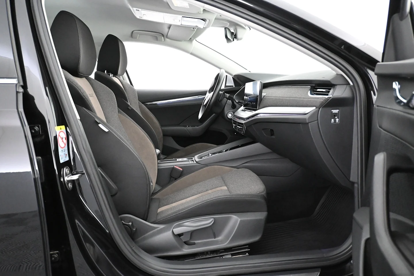 Car Image - 2hOzY5et5VgFlV8DfZG6vr