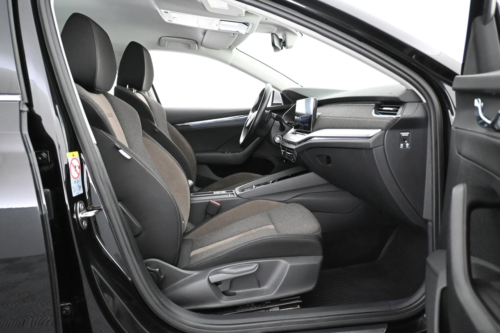 Car Image - 2hOzY5et5VgFlV8DfZG6vr
