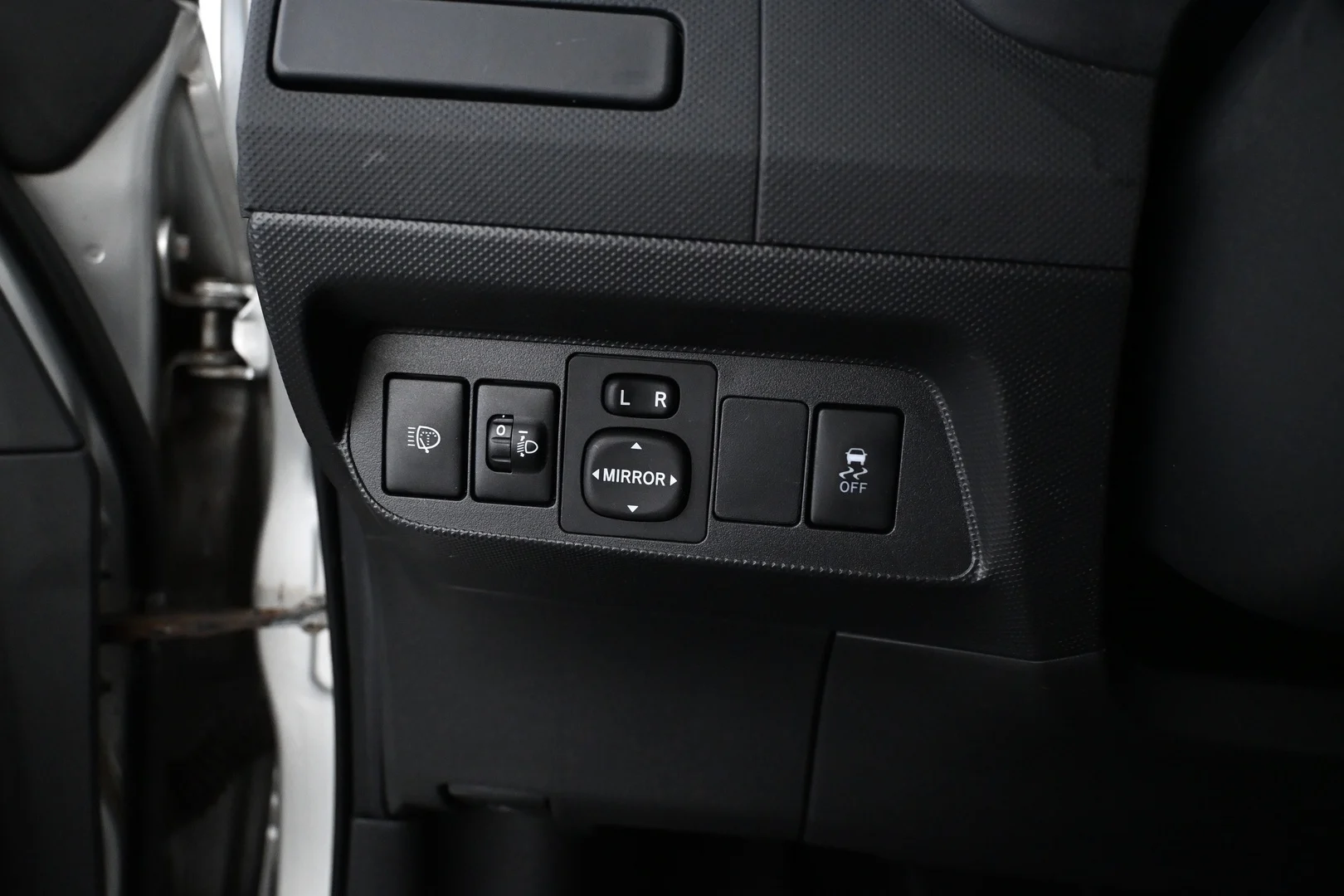 Car Image - 2iZ7bklGFdwb69Oa2PWwR4