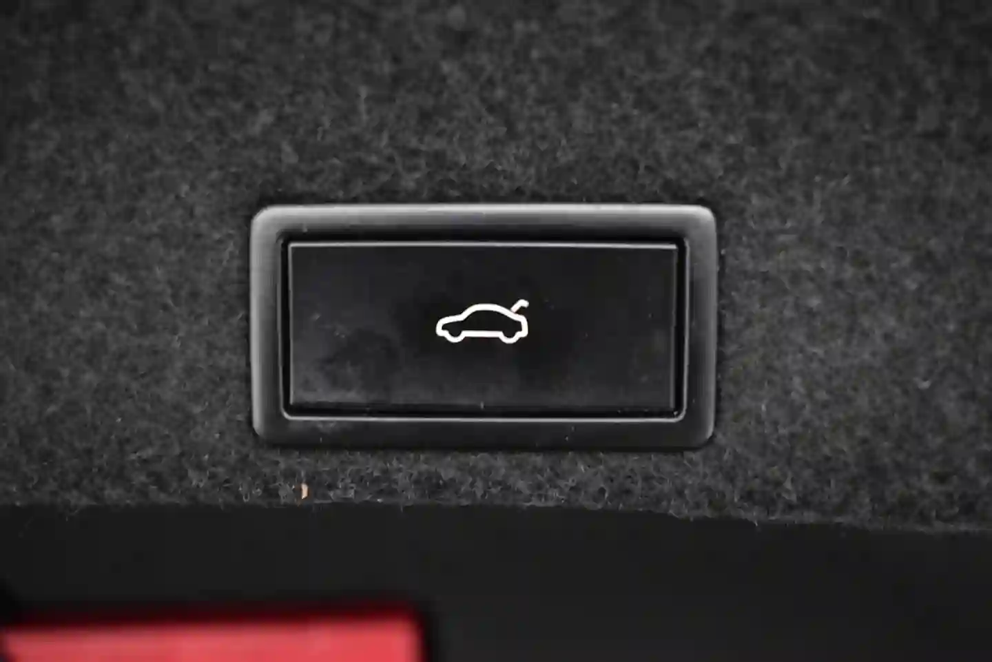 Car Image - 2WUqjJxNvNTb2IpkZjJCW4