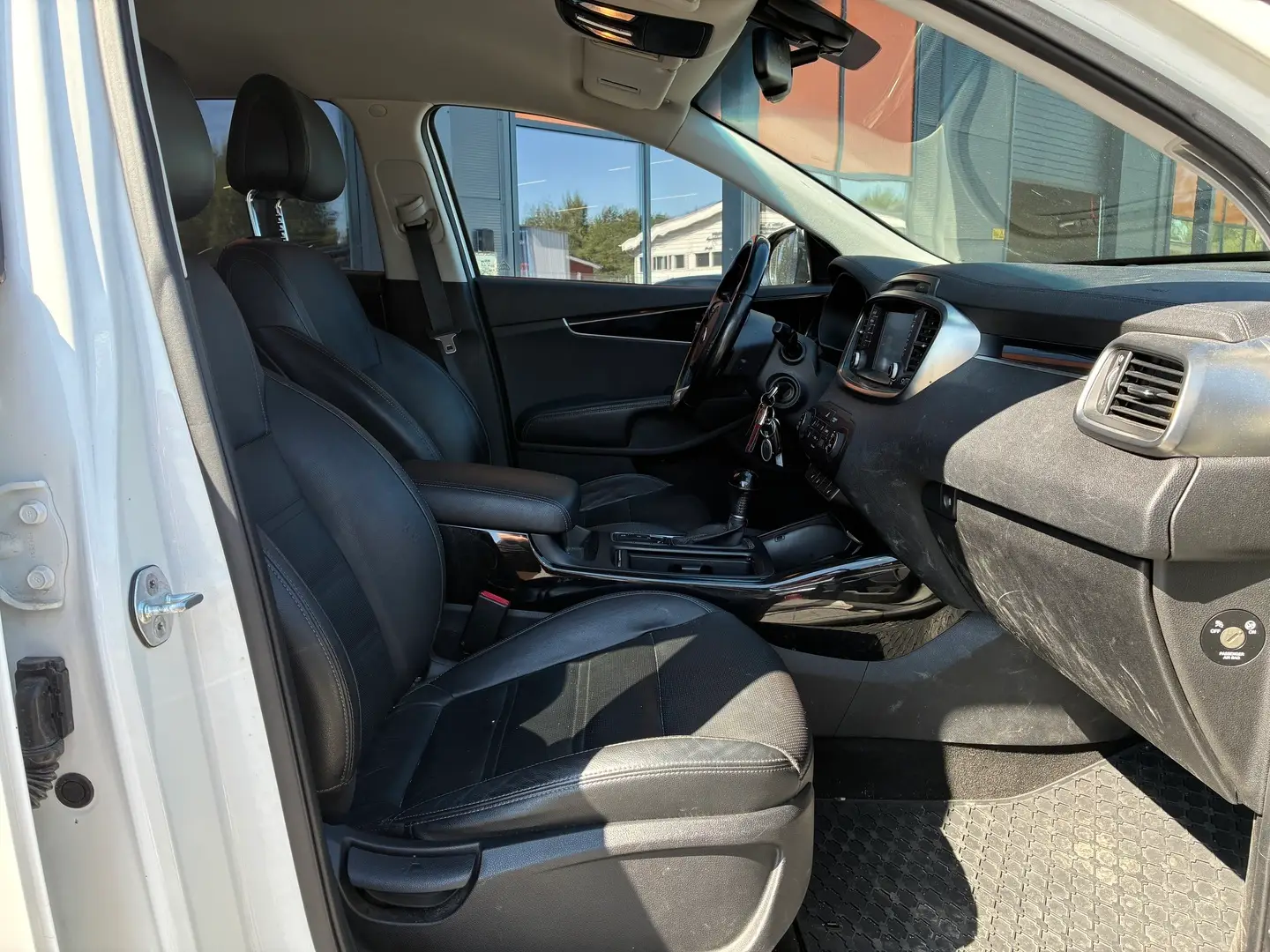Car Image - lrN6Xu8nIoeAPXHv3PRSj