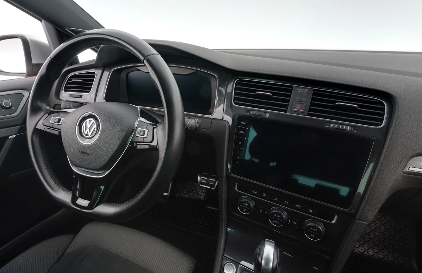 Car Image - 3ESnUwdMVgnO9mYlT9yH79
