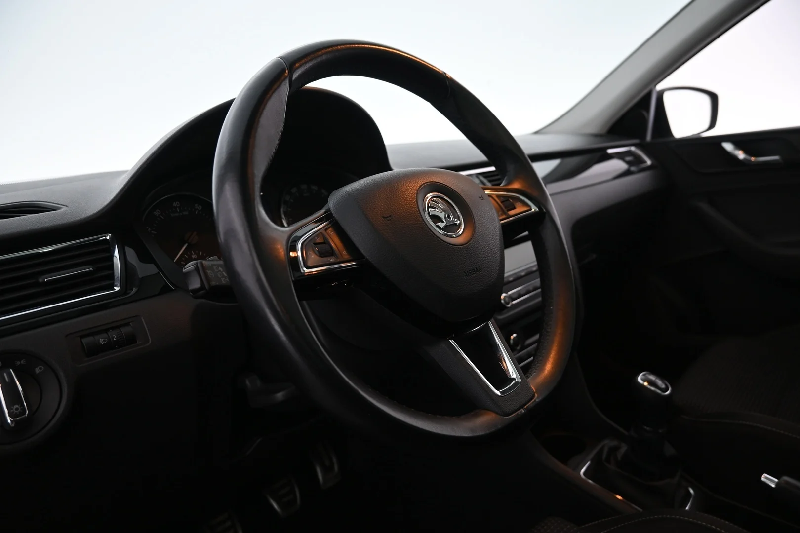 Car Image - 2onbHT1wZtXXSZwPR4e7js