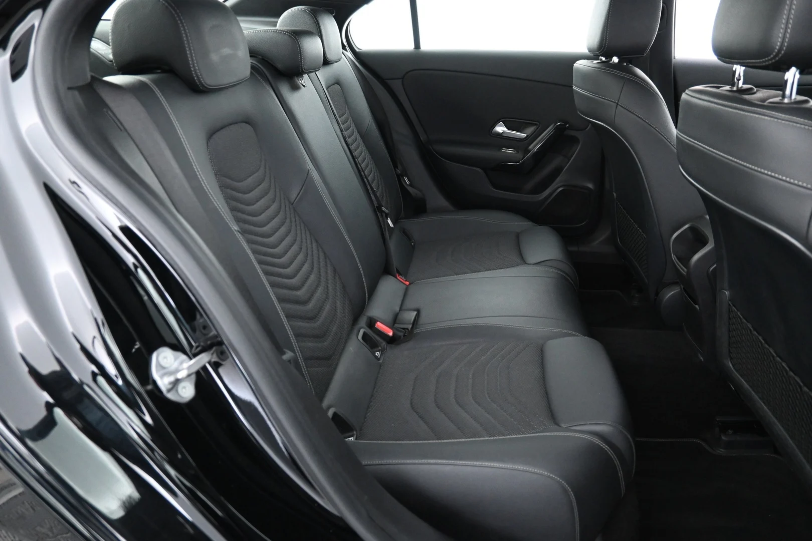 Car Image - 2oSxwDPMcXsTfHhdlvKirn