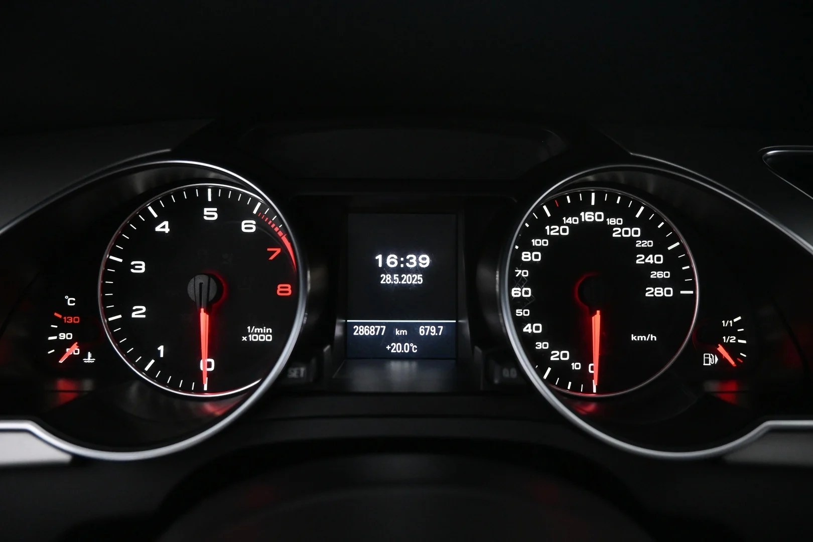 Car Image - M4yCCoeY7aYRZGJ61l1eP