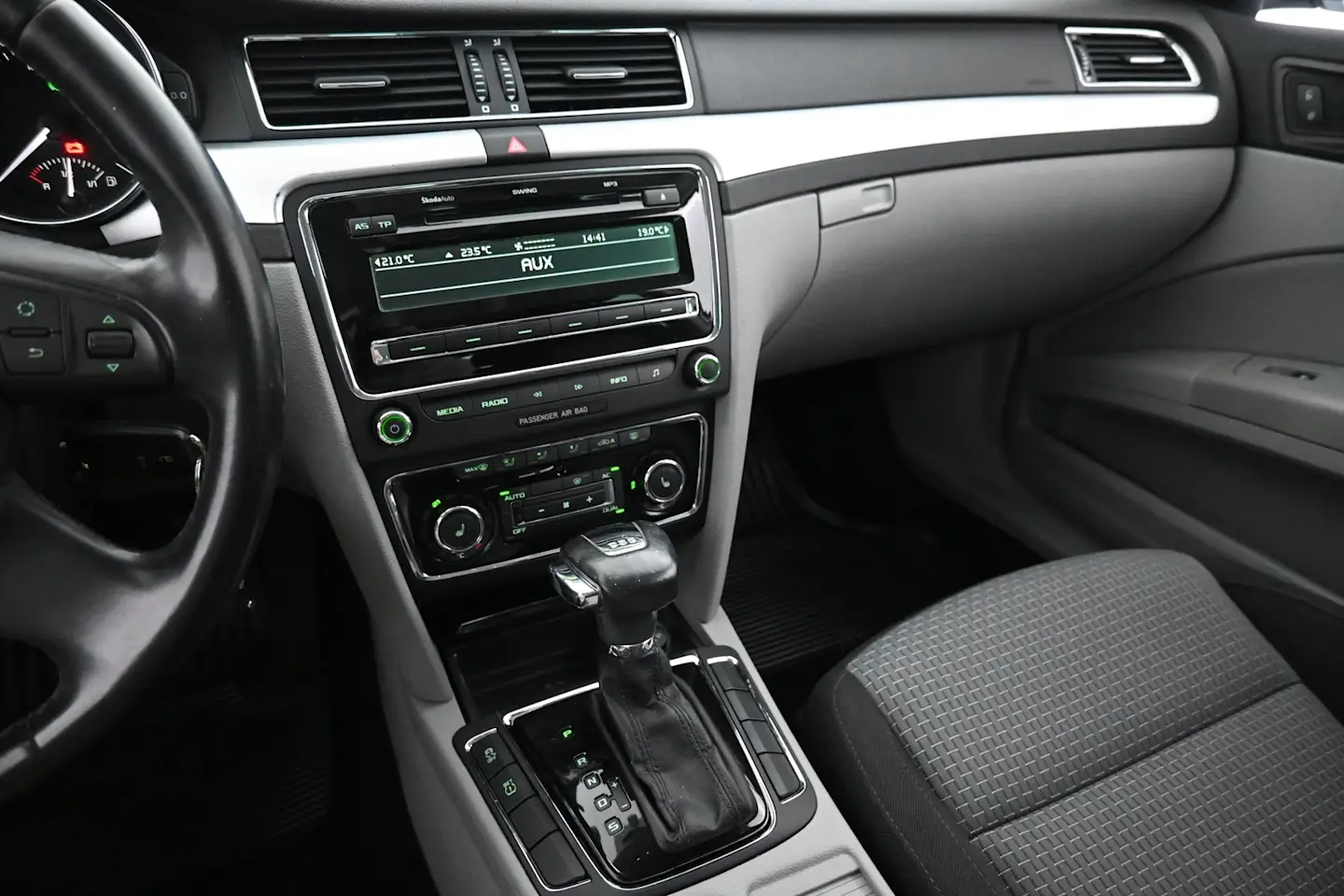 Car Image - 2UIM9TJ80thScPVWVtNHqn