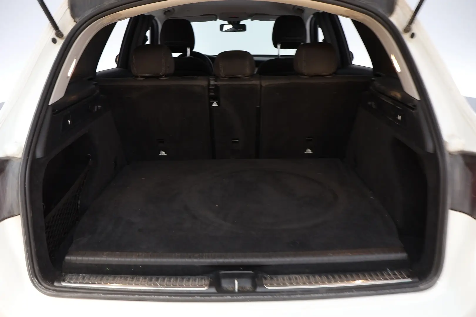 Car Image - 3axhwYe8TiX8fF233JpPJK