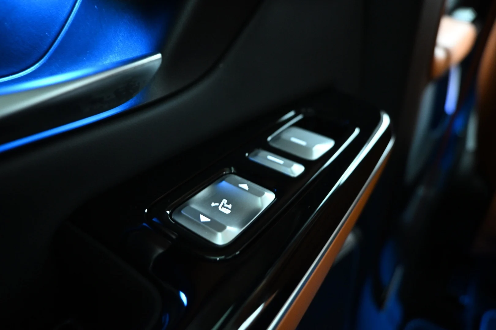 Car Image - 6SSb86UHMRHzPIdTBJusI9