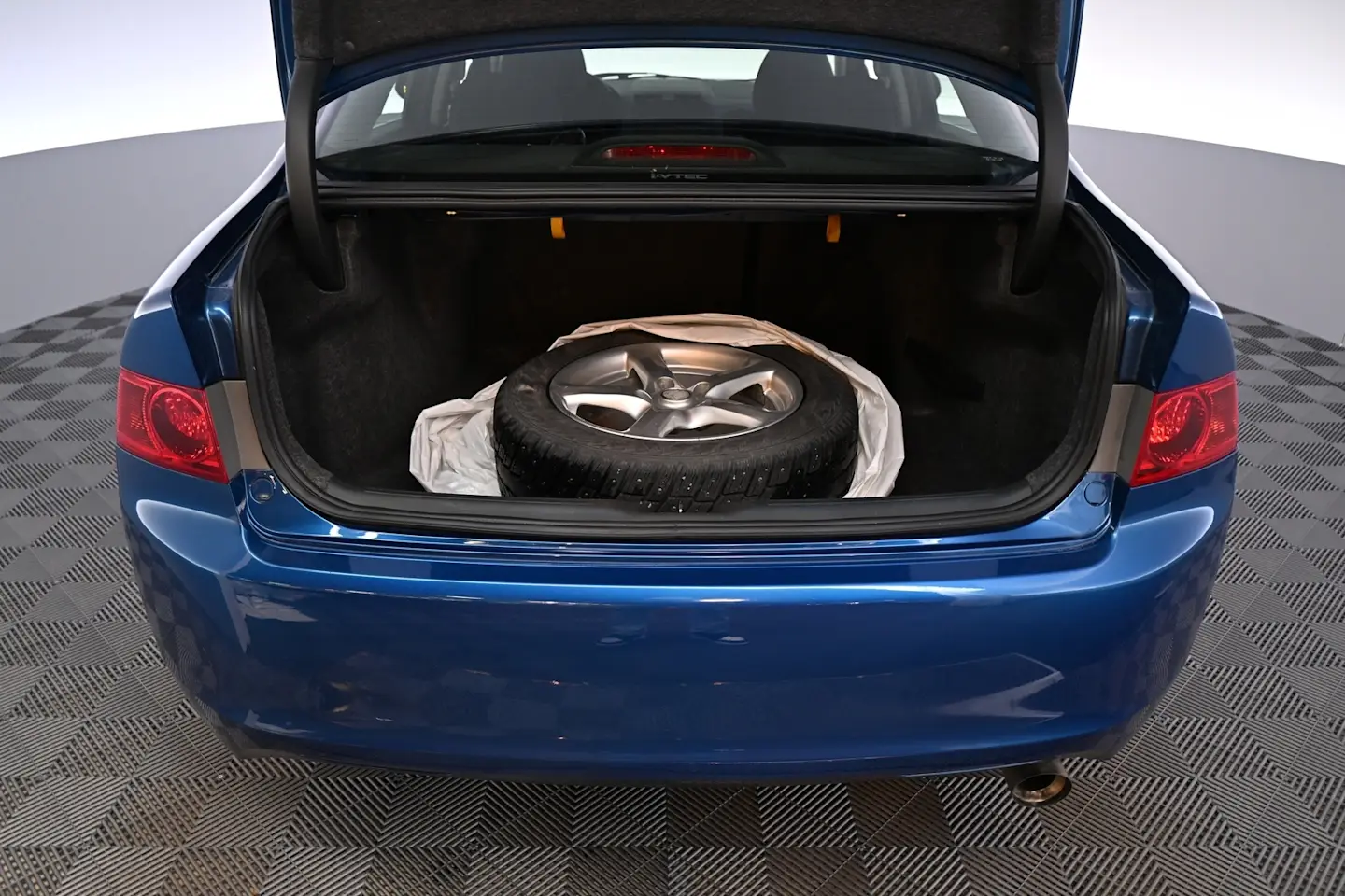 Car Image - 2Nk6nvr1EephMsoVX4Rrmr