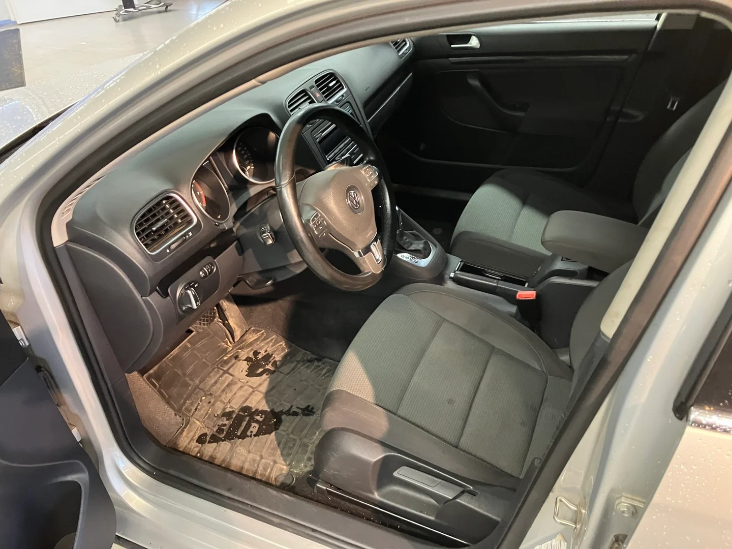 Car Image - 4xbD6PStkUpCTHzdvLOHQH