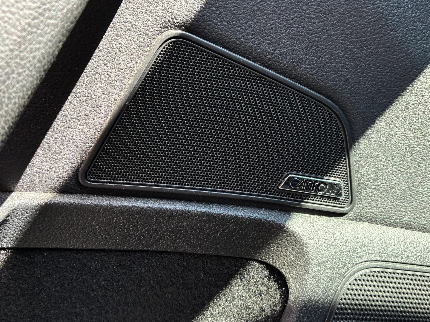 Car Image - 4qRZ4D4Fl34h0bONqyzTJV