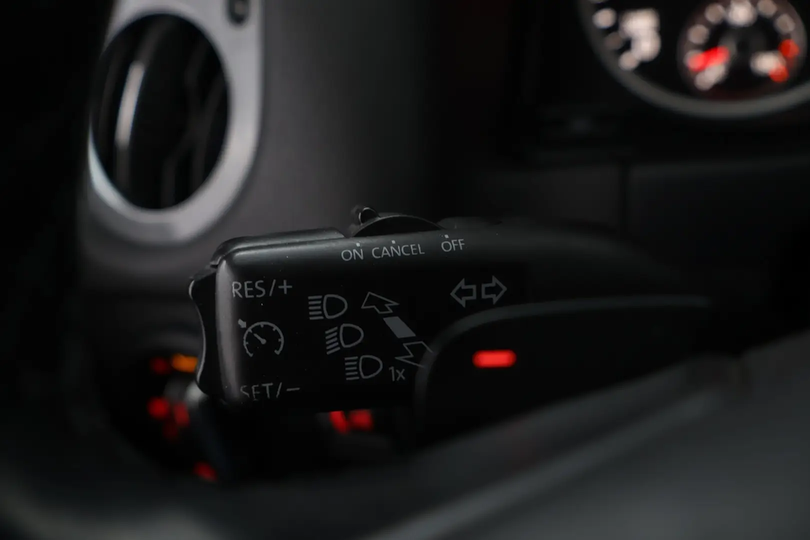 Car Image - 5jdn7e1VuYlyUeMRlc32L0