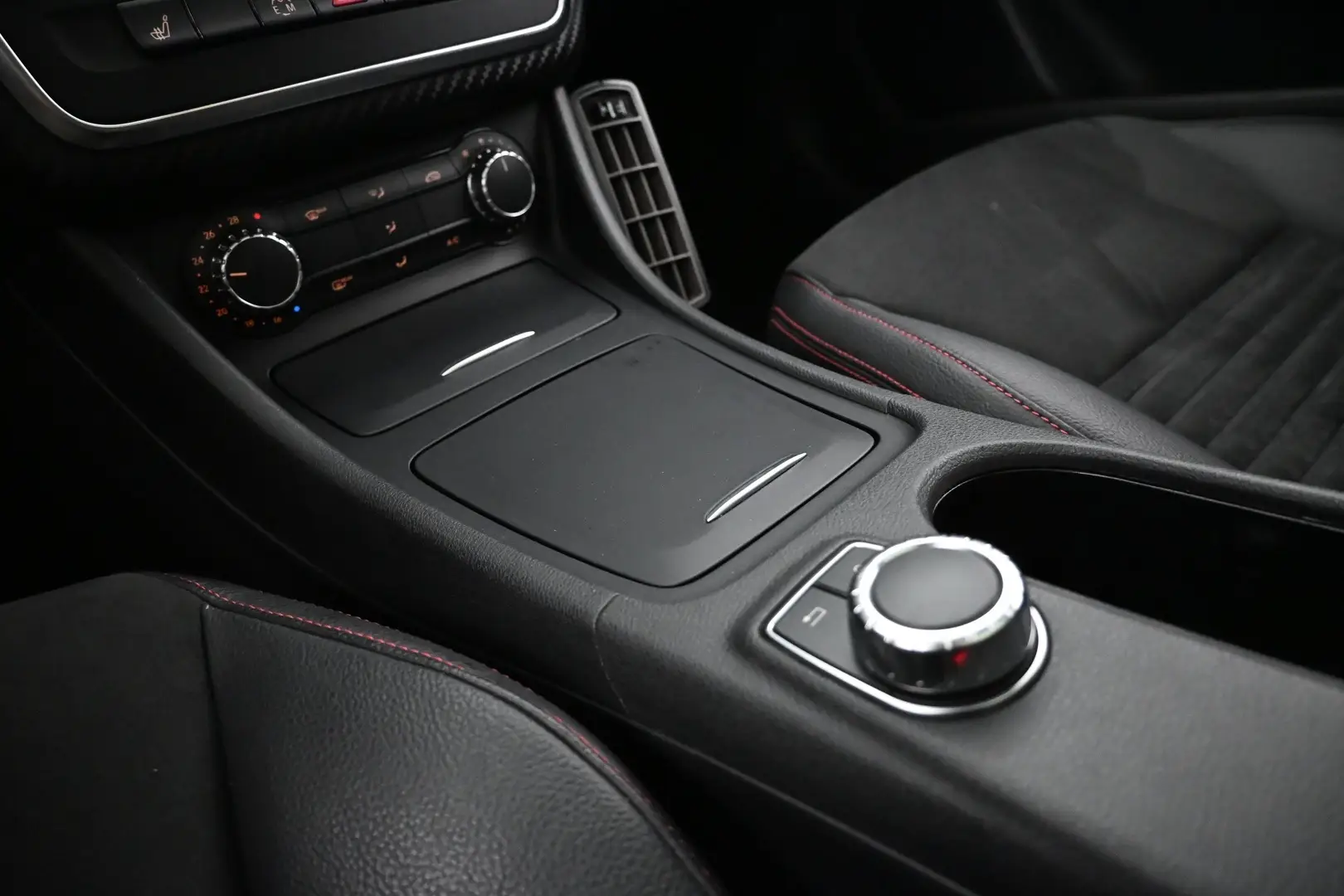 Car Image - CdHWxLMcfTzgBgPoOFqo9