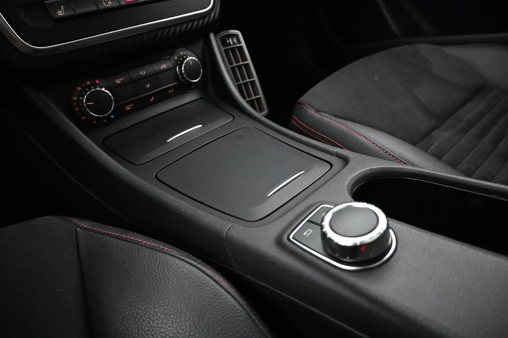 Car Image - CdHWxLMcfTzgBgPoOFqo9