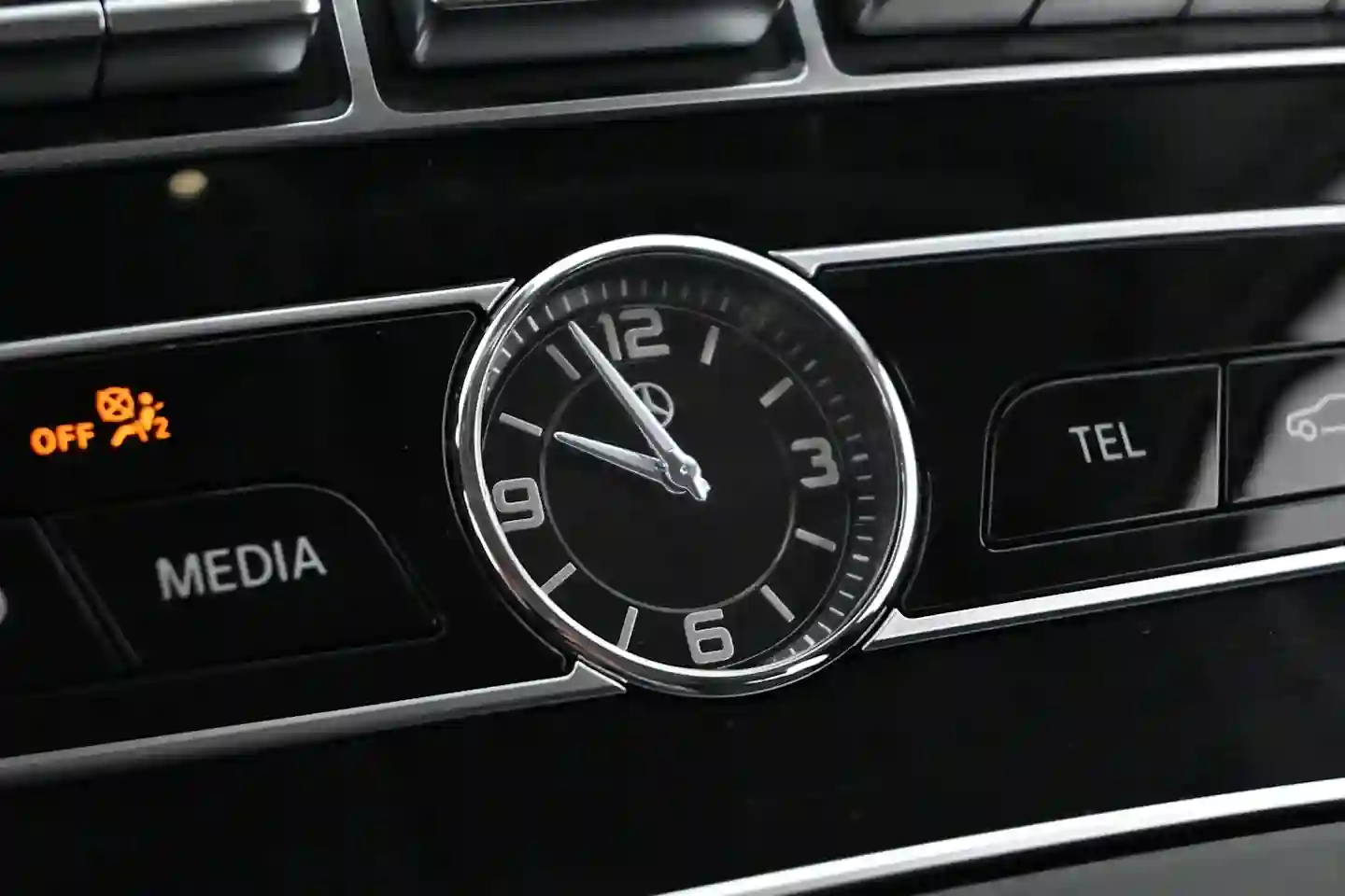 Car Image - 3IE0saZJOwIe47ioD0UjPC