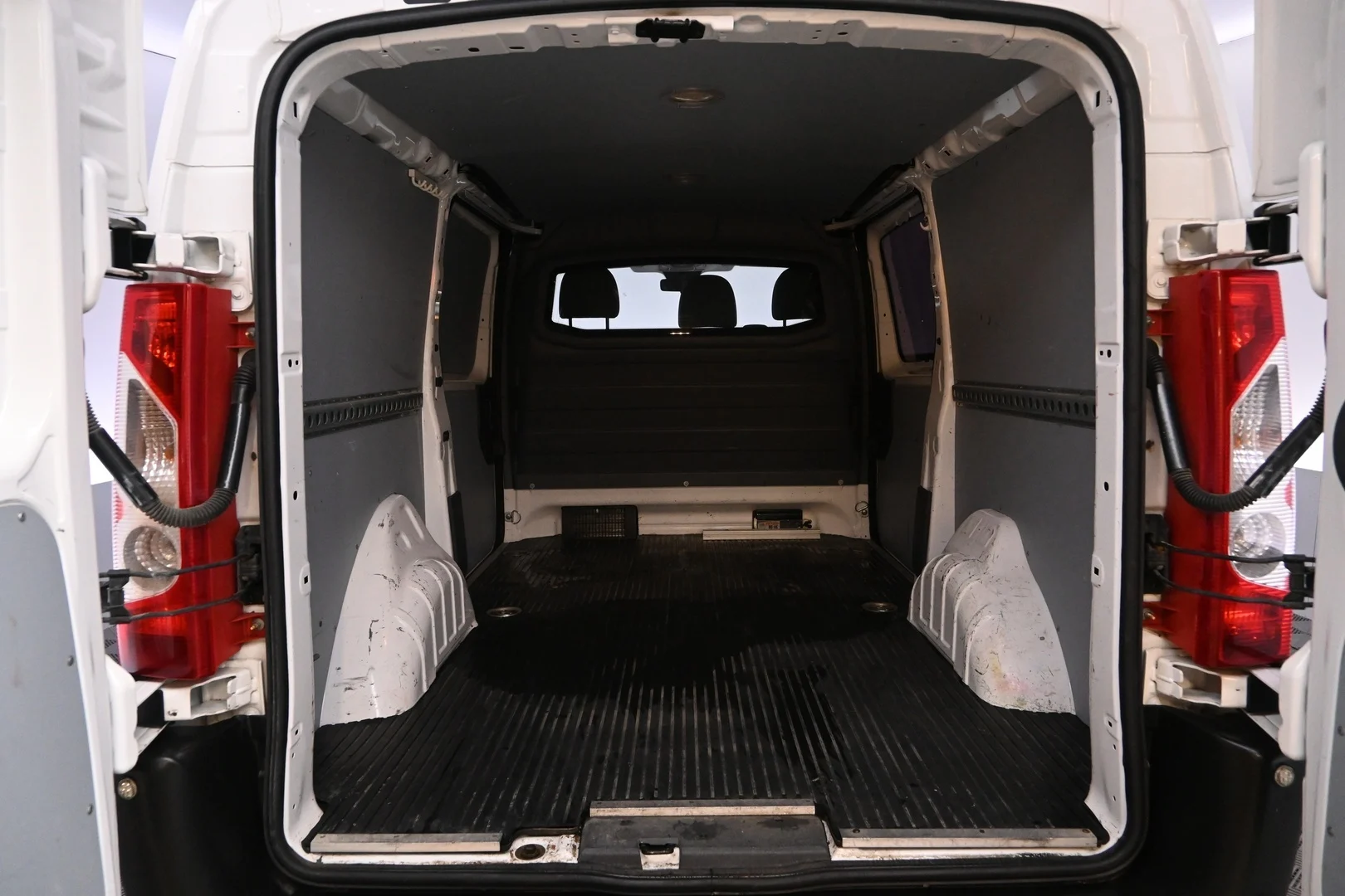 Car Image - 2x5xRauuoKXnkGe6QrqeH4