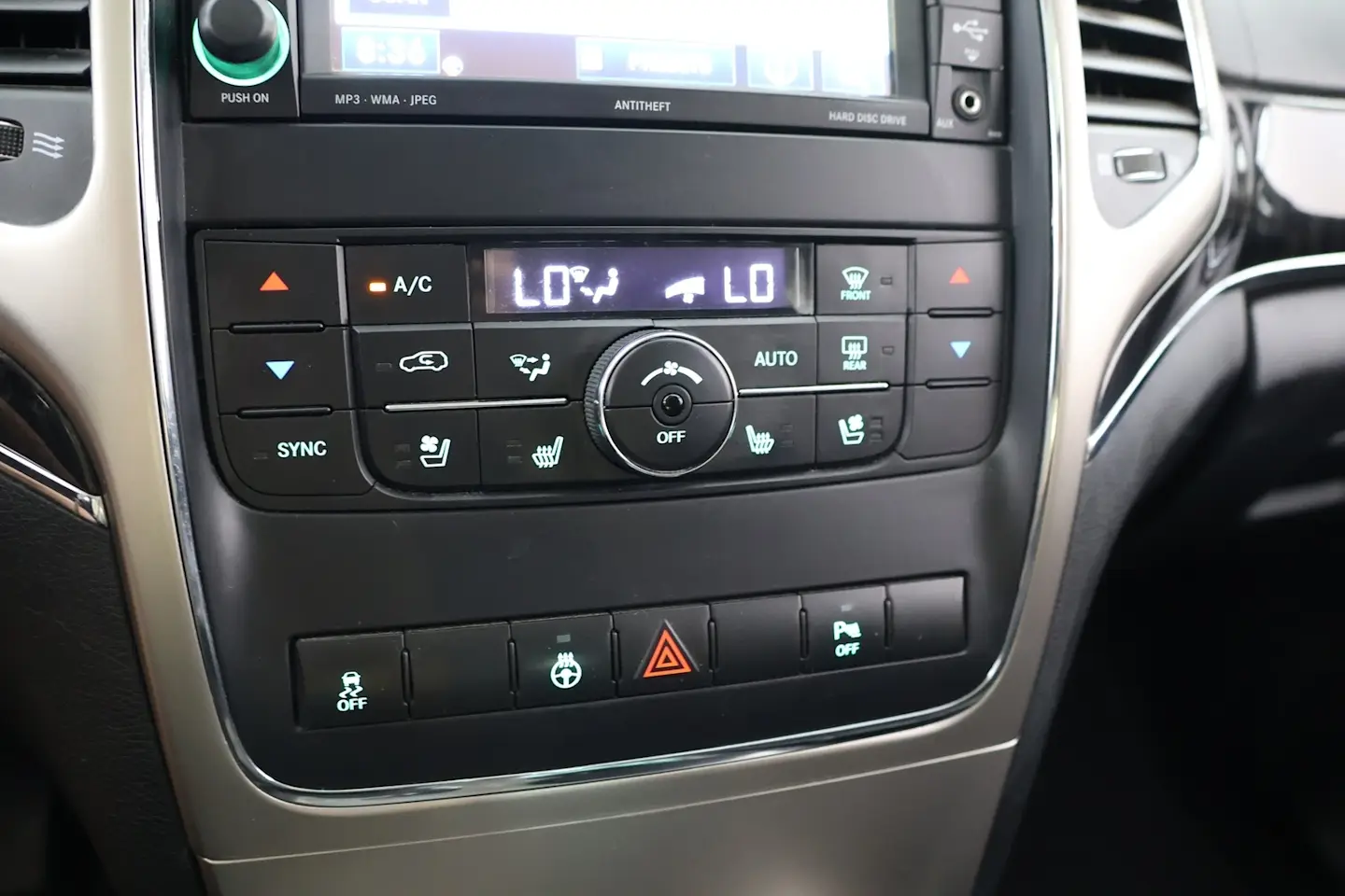 Car Image - 1MnMRlhWkbDMIVkj03IXFf