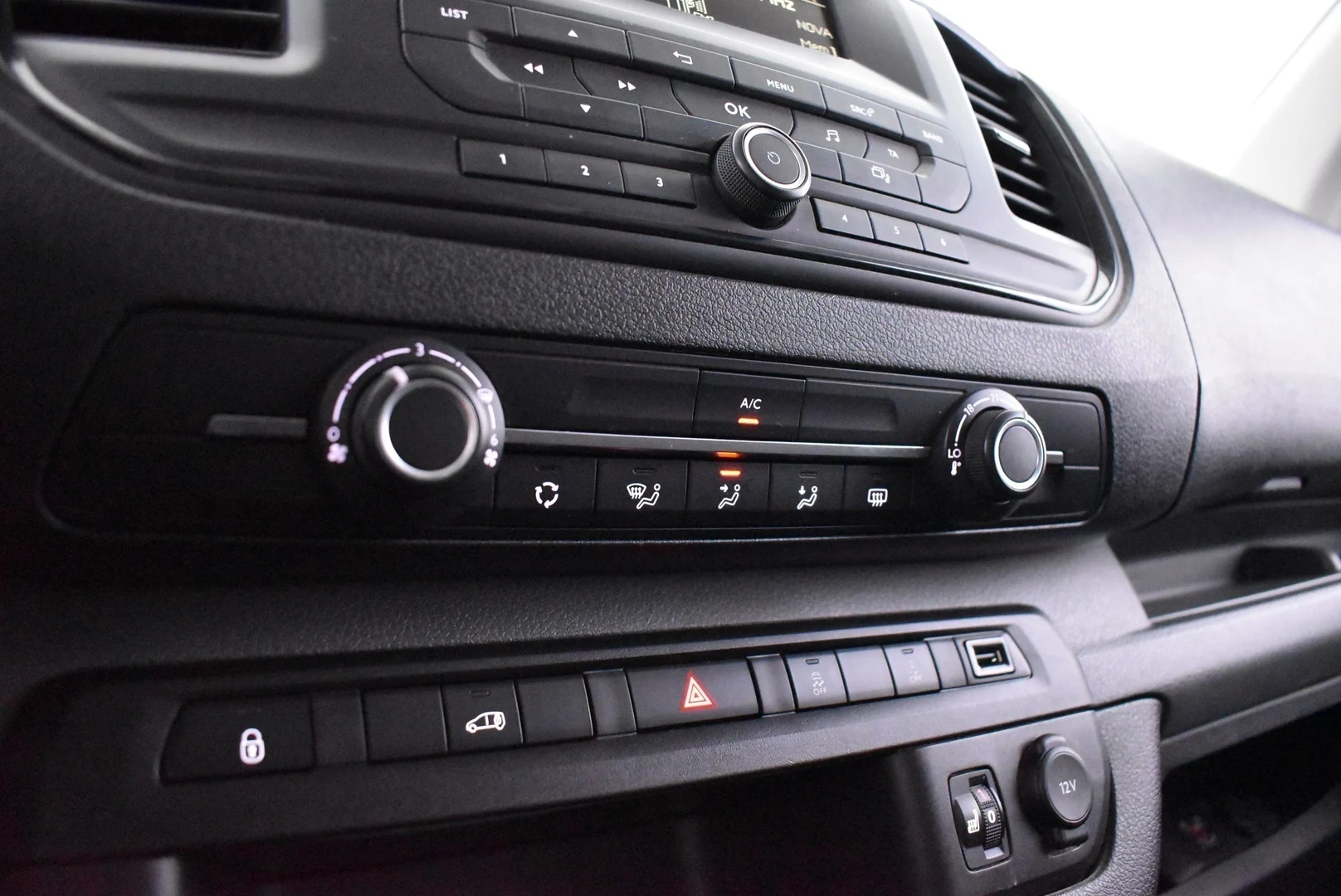 Car Image - 27SnxqOjkp4bzP0jn44LMy