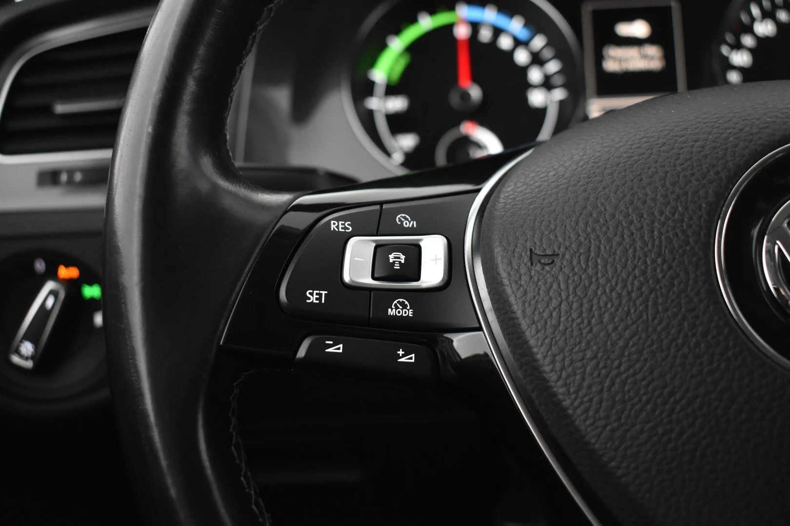 Car Image - 1G8w1YQz2k6G6XBdEaAL7t