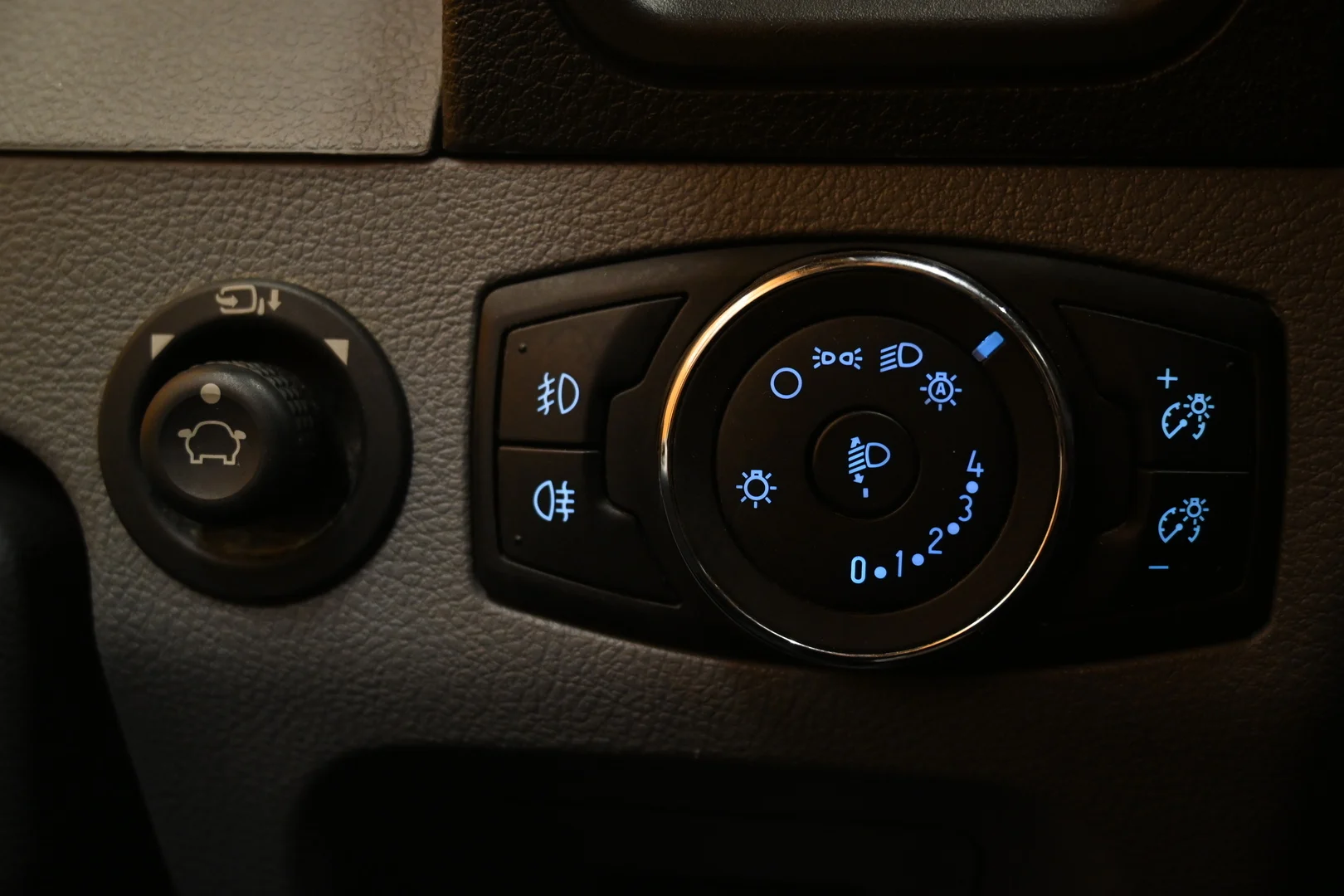 Car Image - LrZHy19HvA4av4QFpSvRo