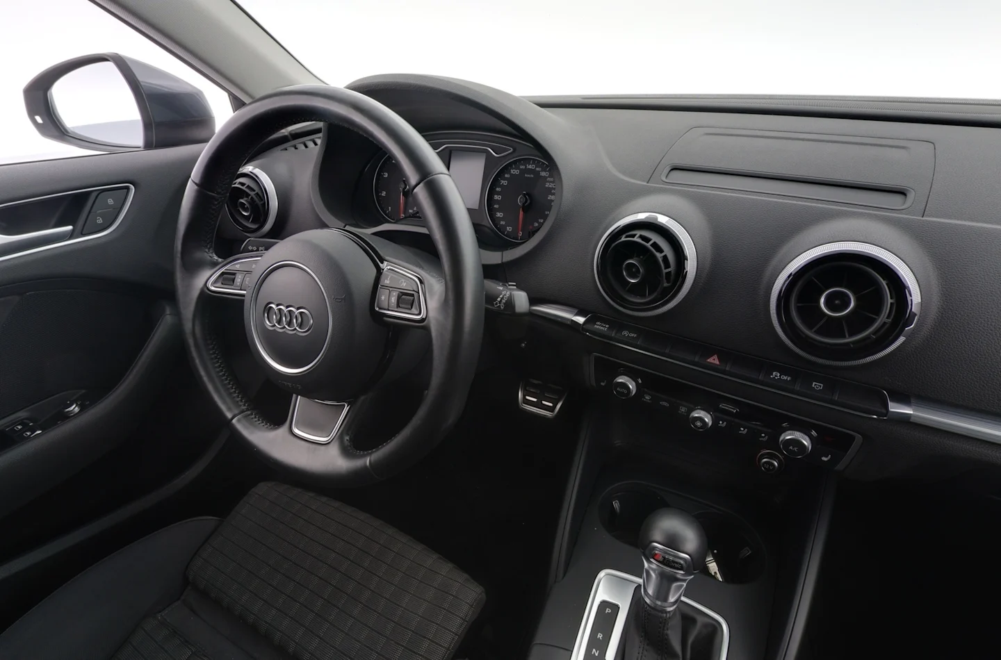 Car Image - ieNdAIYuROZc9wvjiRVPw
