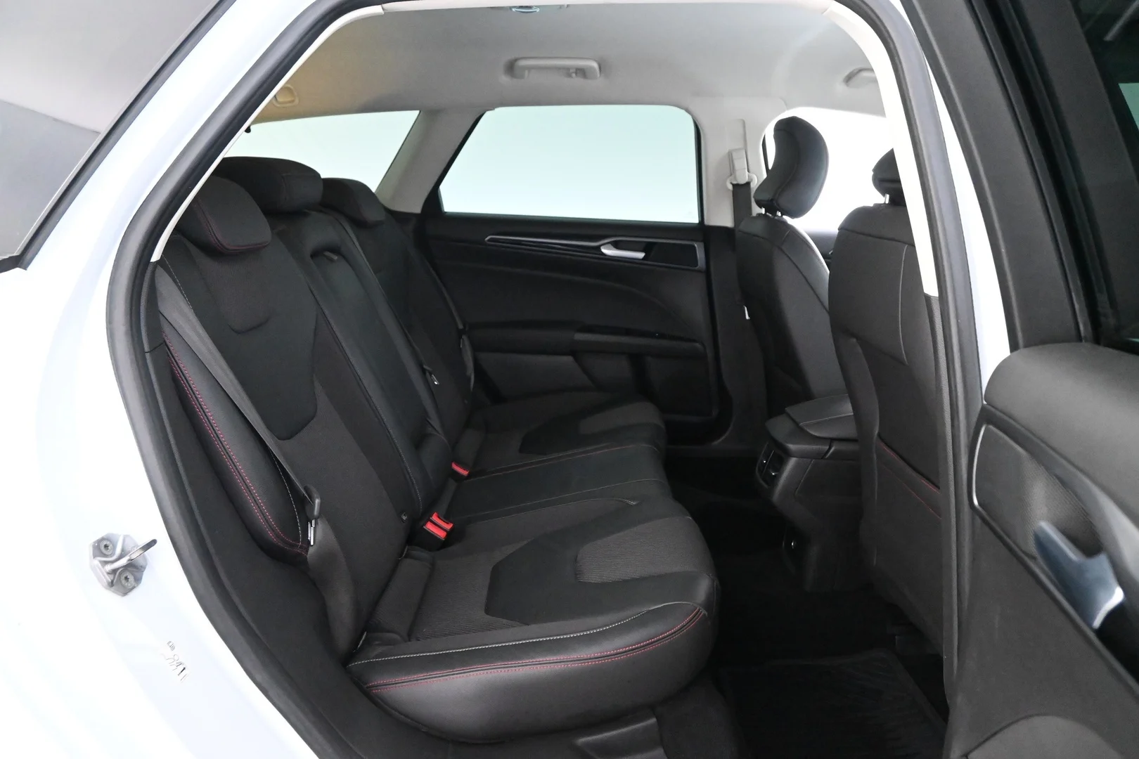 Car Image - ZmIA4vsmnzL9aIGvbjycO