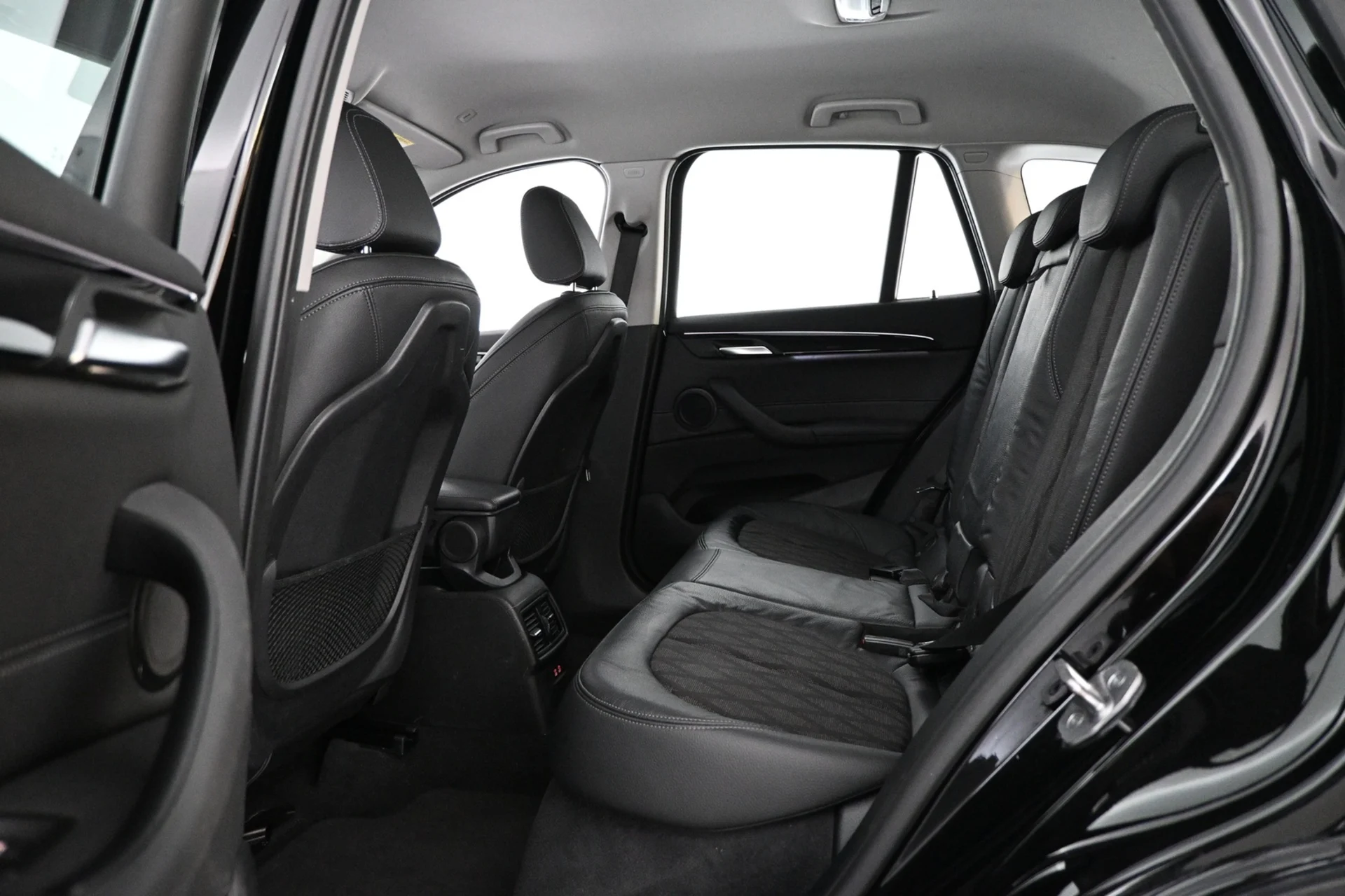 Car Image - 5NzZh4SHFf64lgO9fo861k