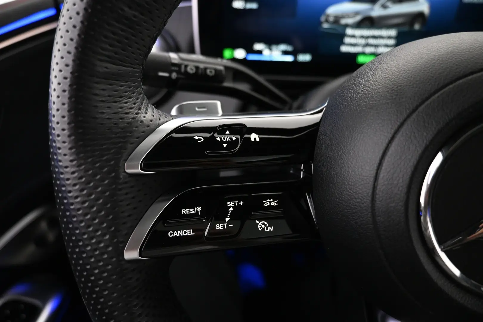 Car Image - 7r9IEPb7YRsH2MPAWavtYF