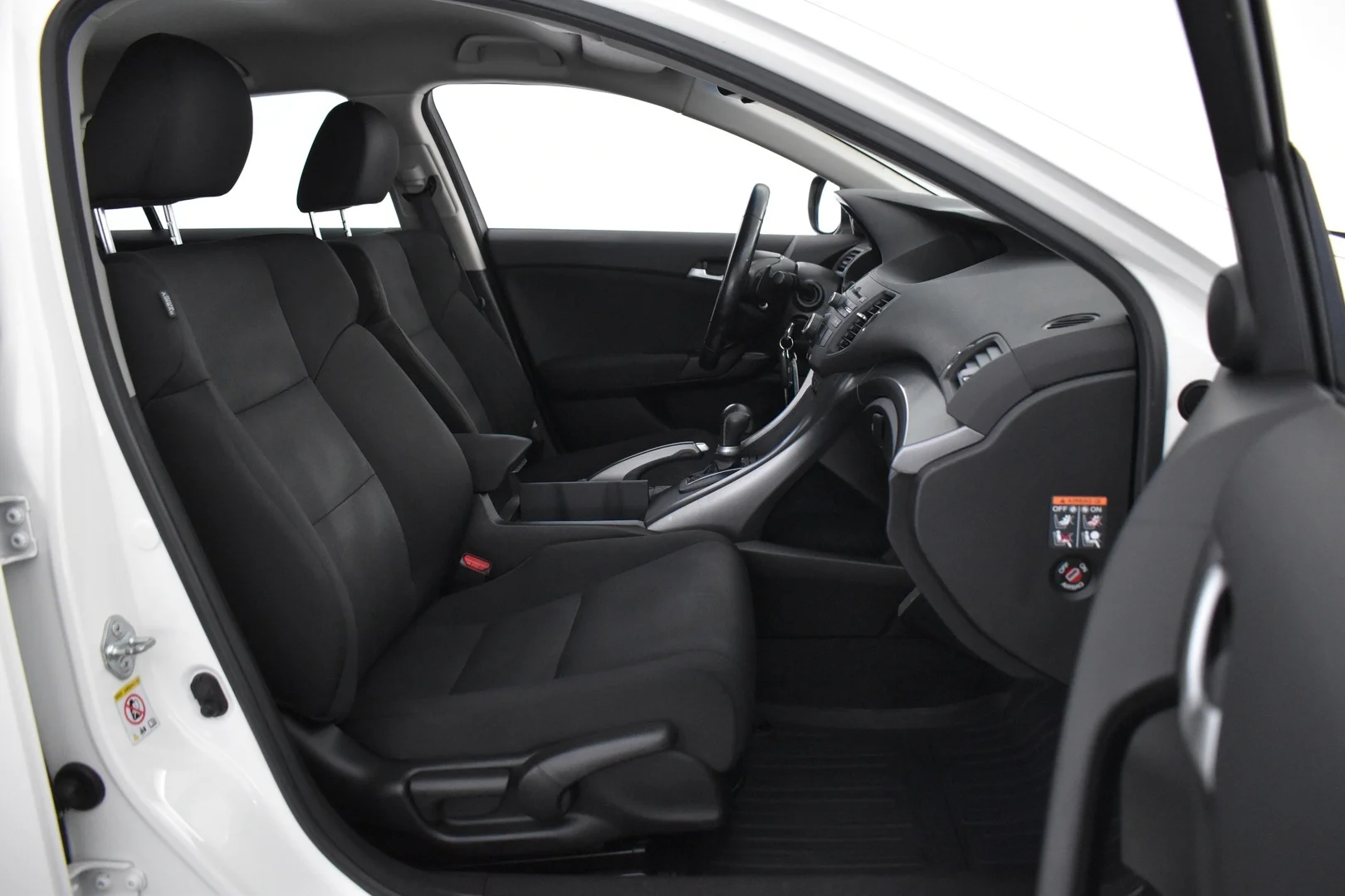 Car Image - 3OUoGy3ACOEDDFIl2GcpSp