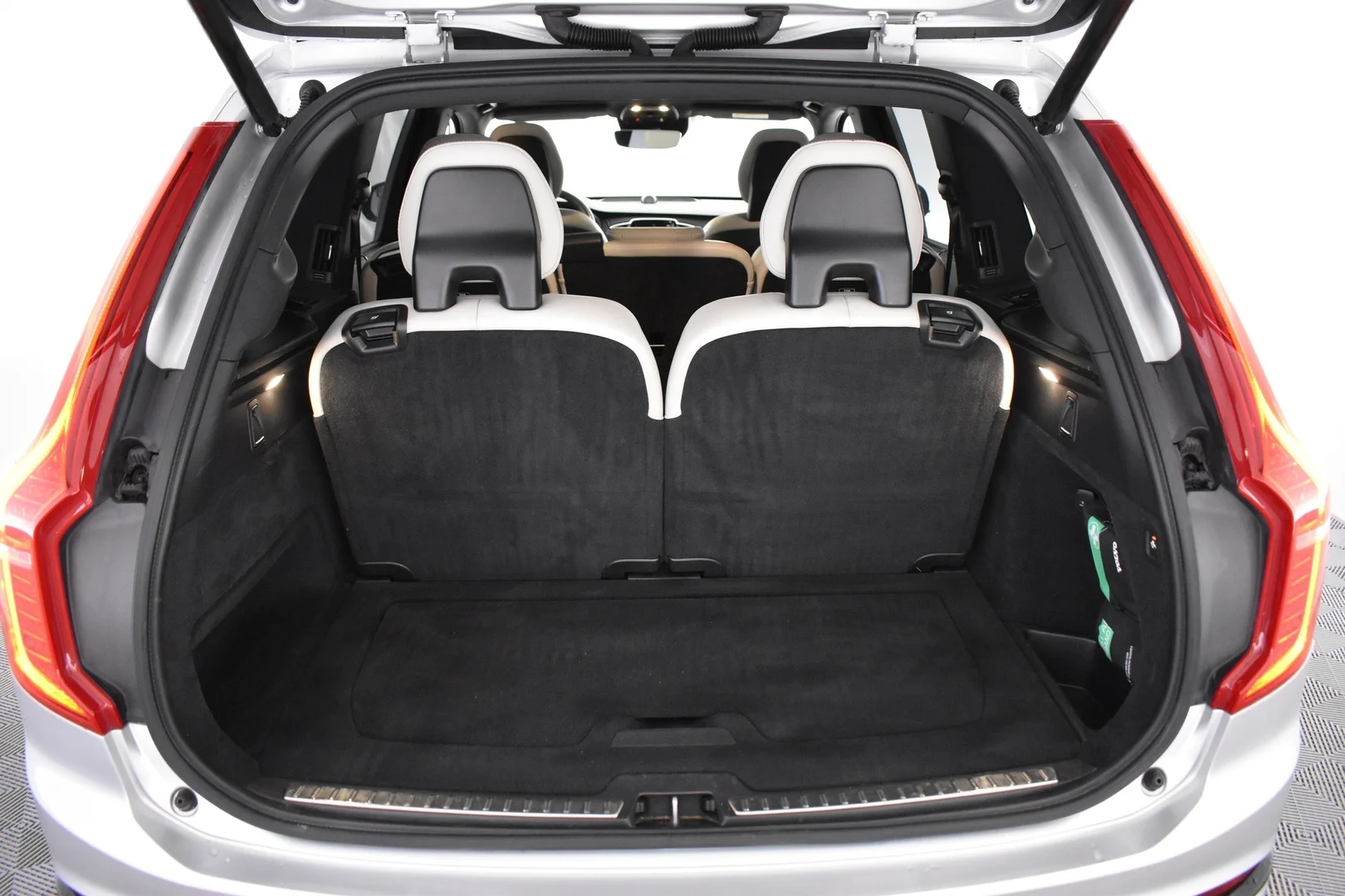 Car Image - 2kVYfXq4ZiV5Uv8AVRnaGf