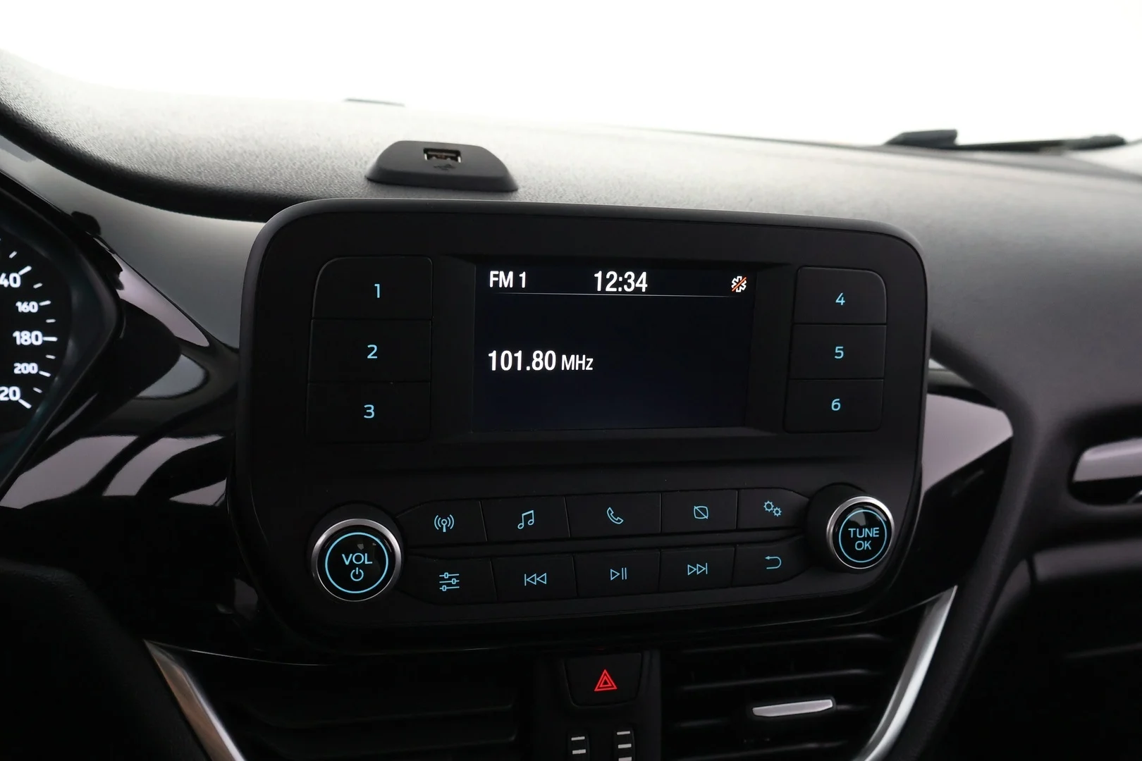 Car Image - 3yEBZR1fQfQgDigsBKFVXJ