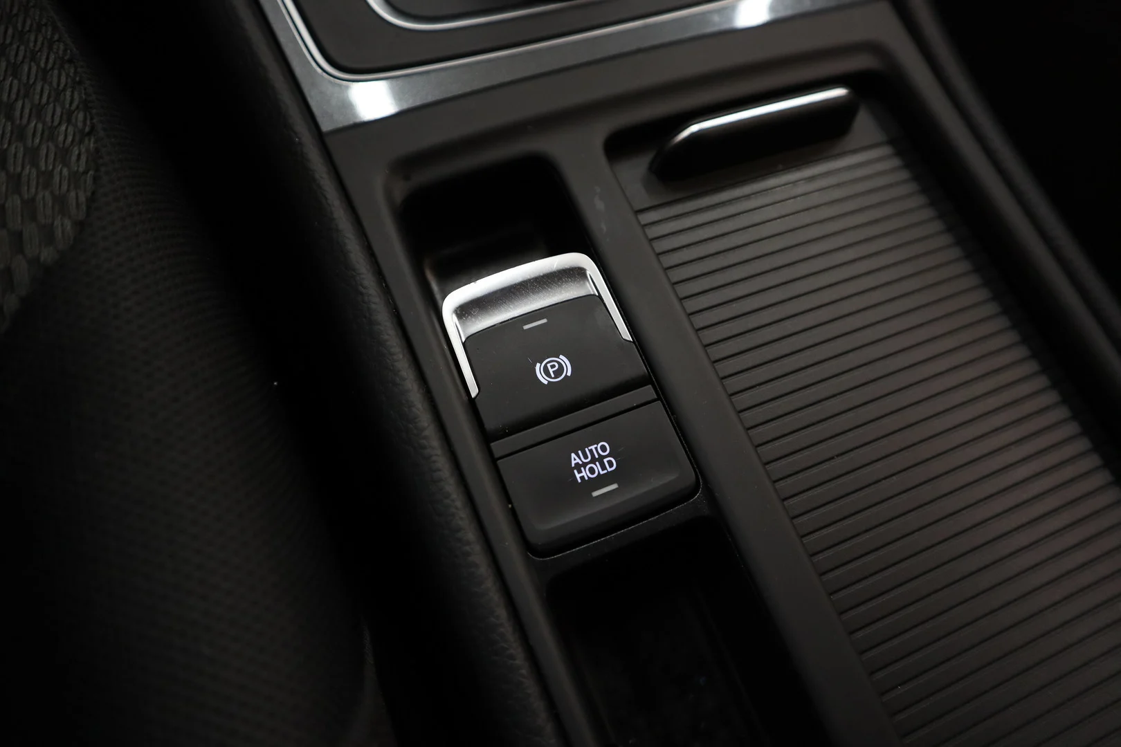 Car Image - 4Tvu7Xsk1TBDQnAc6LTXm4