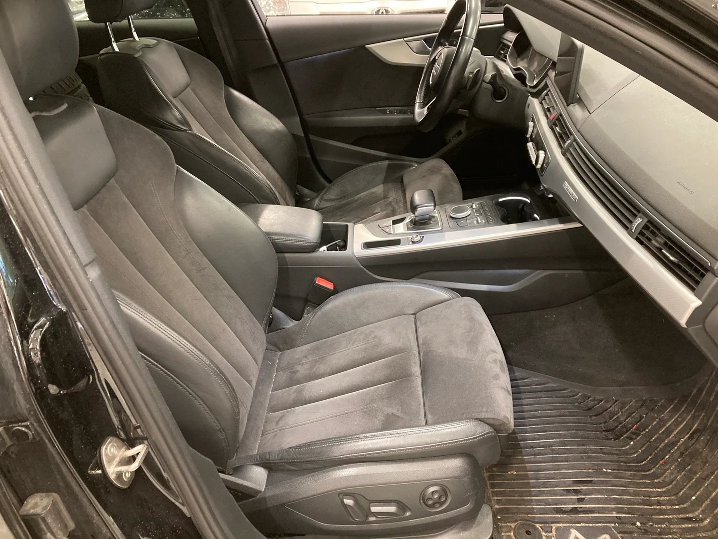 Car Image - 2TaBs2flQp5D1KOgpmeqDE