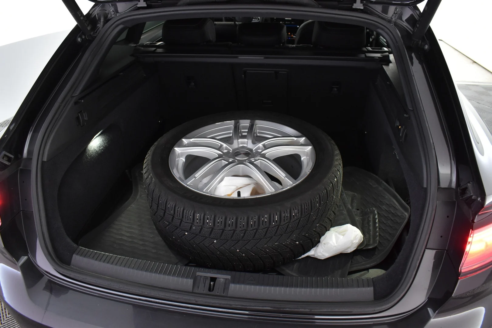 Car Image - 3DKbJqHFE3MT8FcfIf3Sap