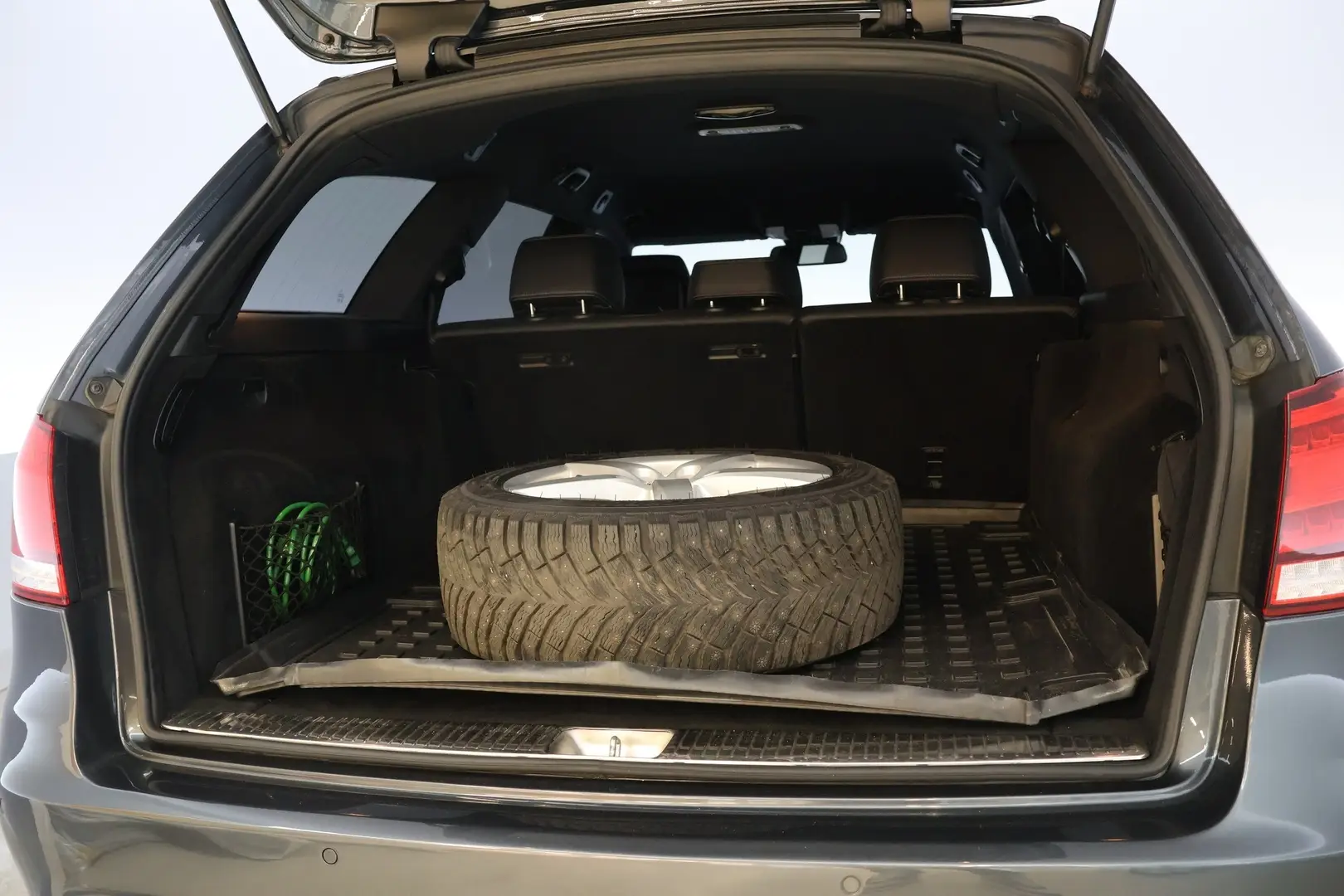Car Image - 3b4tIwlkBwQRDHNE2WWawf