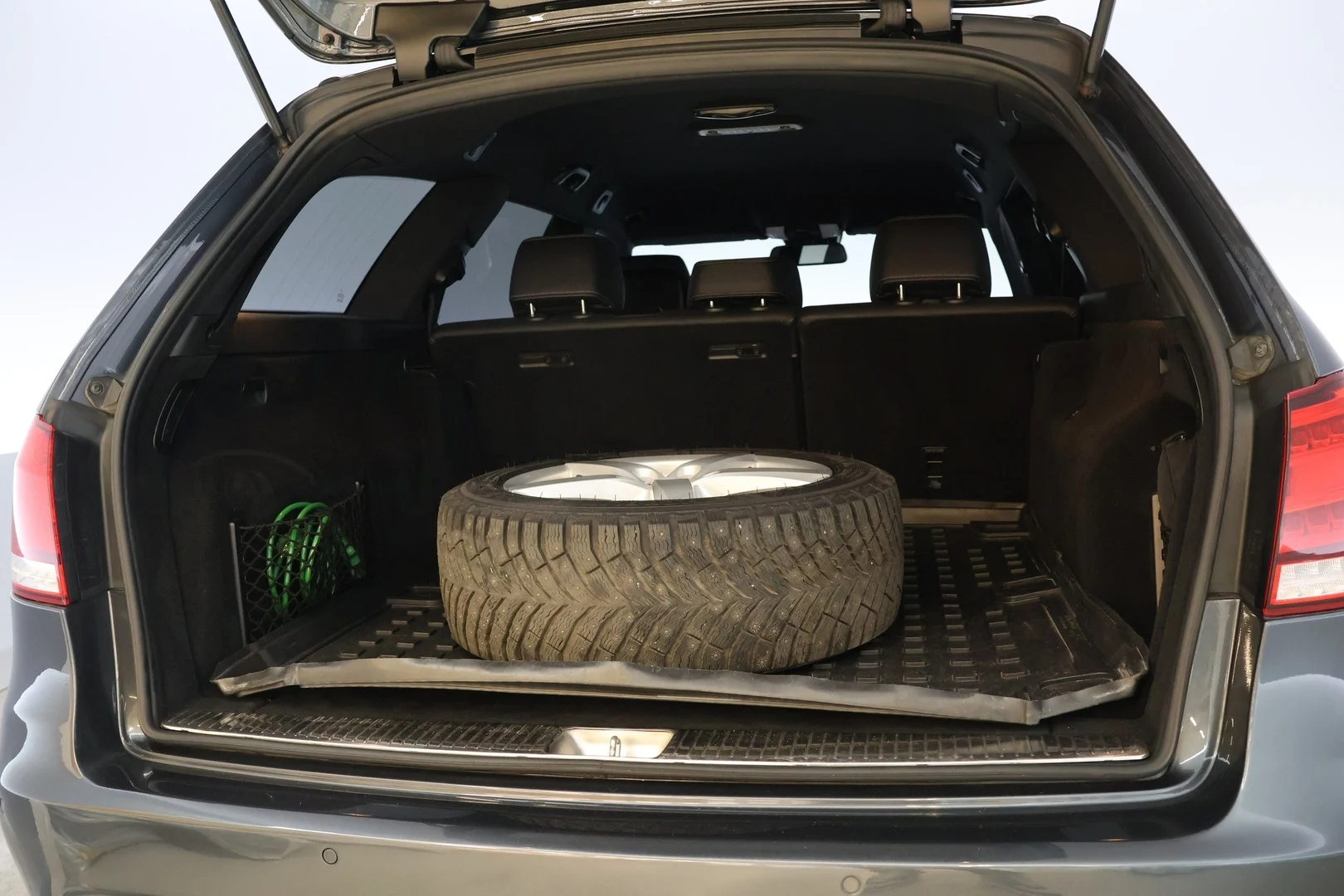 Car Image - 3b4tIwlkBwQRDHNE2WWawf