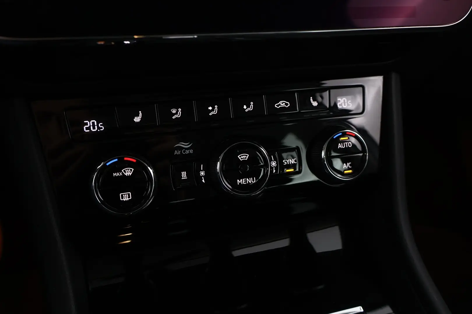 Car Image - rCaJJ6GTmym3gfVvIQGIc